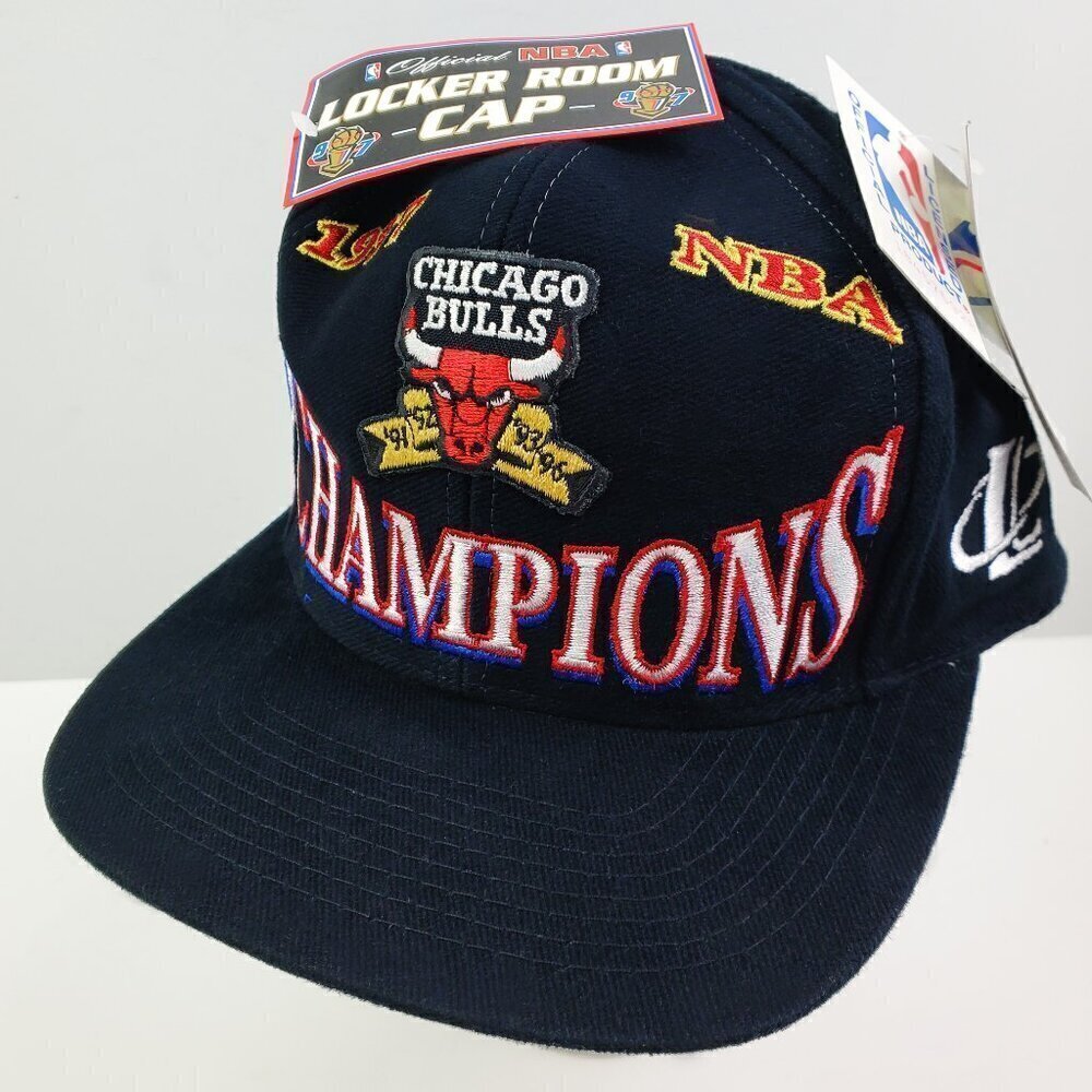 Chicago Bulls Locker Room Cap Vintage 1997 Snapback Hat NBA Champions Logo NWT